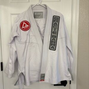 Gracie Barra White Jiu-Jitsu Gi A1
